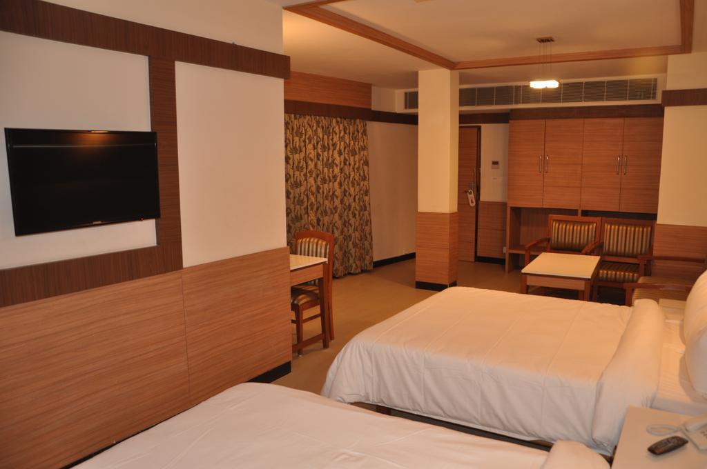 Hotel Sms Grand Inn Vellore Habitación foto