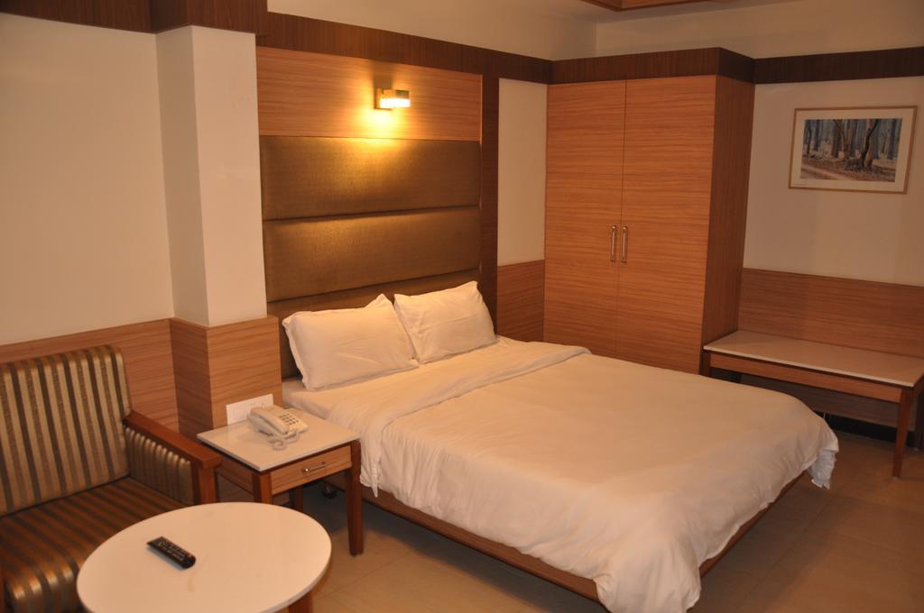 Hotel Sms Grand Inn Vellore Habitación foto